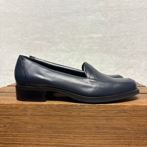 Rockport Total Motion Leather Slim Slip On Loafer Navy Blue Womens Size 7M - Picture 2 of 9